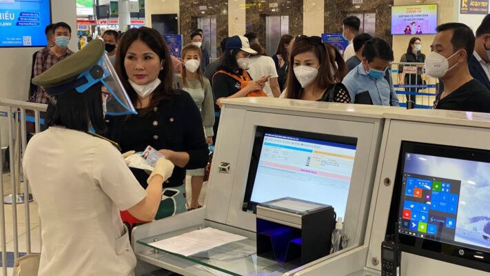 Những Trường Hợp Bị Từ Chối Tại Sân Bay Nội Bài 10 nhung truong hop bi tu choi tai san bay noi bai 04