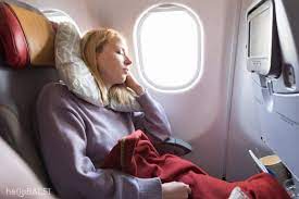 Những tư thế ngủ giúp bạn ngủ dễ dàng trong chuyến bay