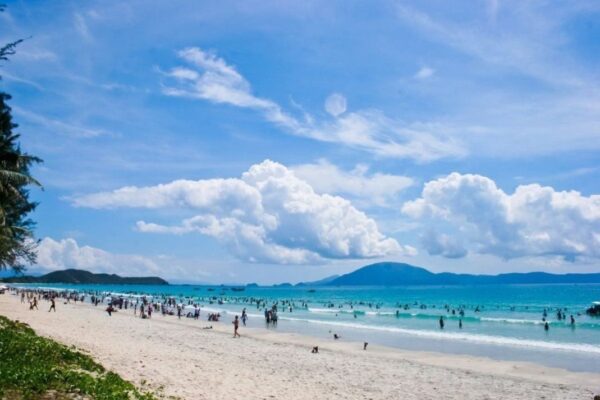 Trà Cổ là bãi biển dài nhất Việt Nam