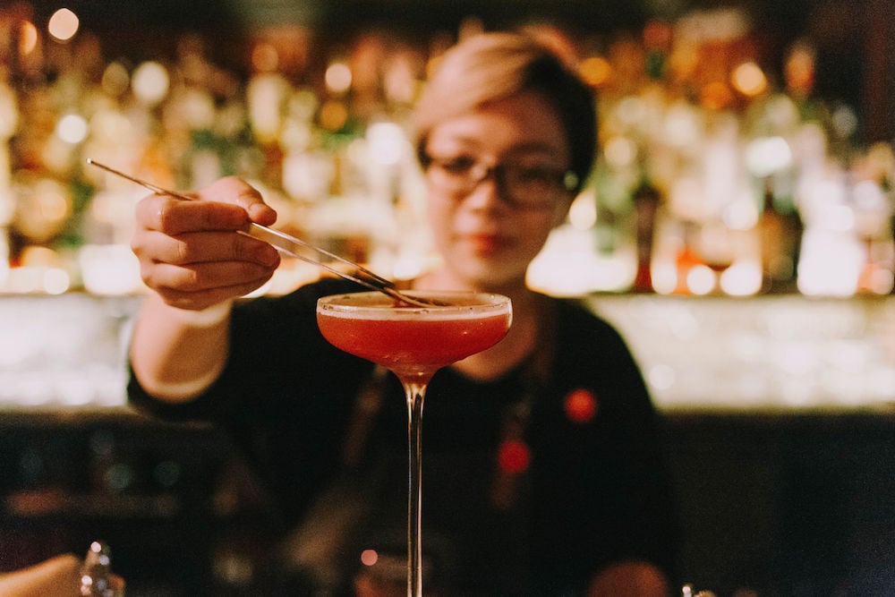 Điểm Danh Top 3 Quán Cocktail Hà Nội Cực Chill Cho Buổi Tối Cuối Tuần 13 quán cocktail Hà Nội