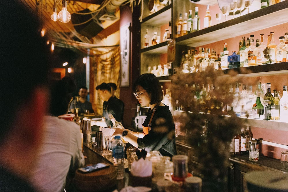 Điểm Danh Top 3 Quán Cocktail Hà Nội Cực Chill Cho Buổi Tối Cuối Tuần 15 quán cocktail Hà Nội