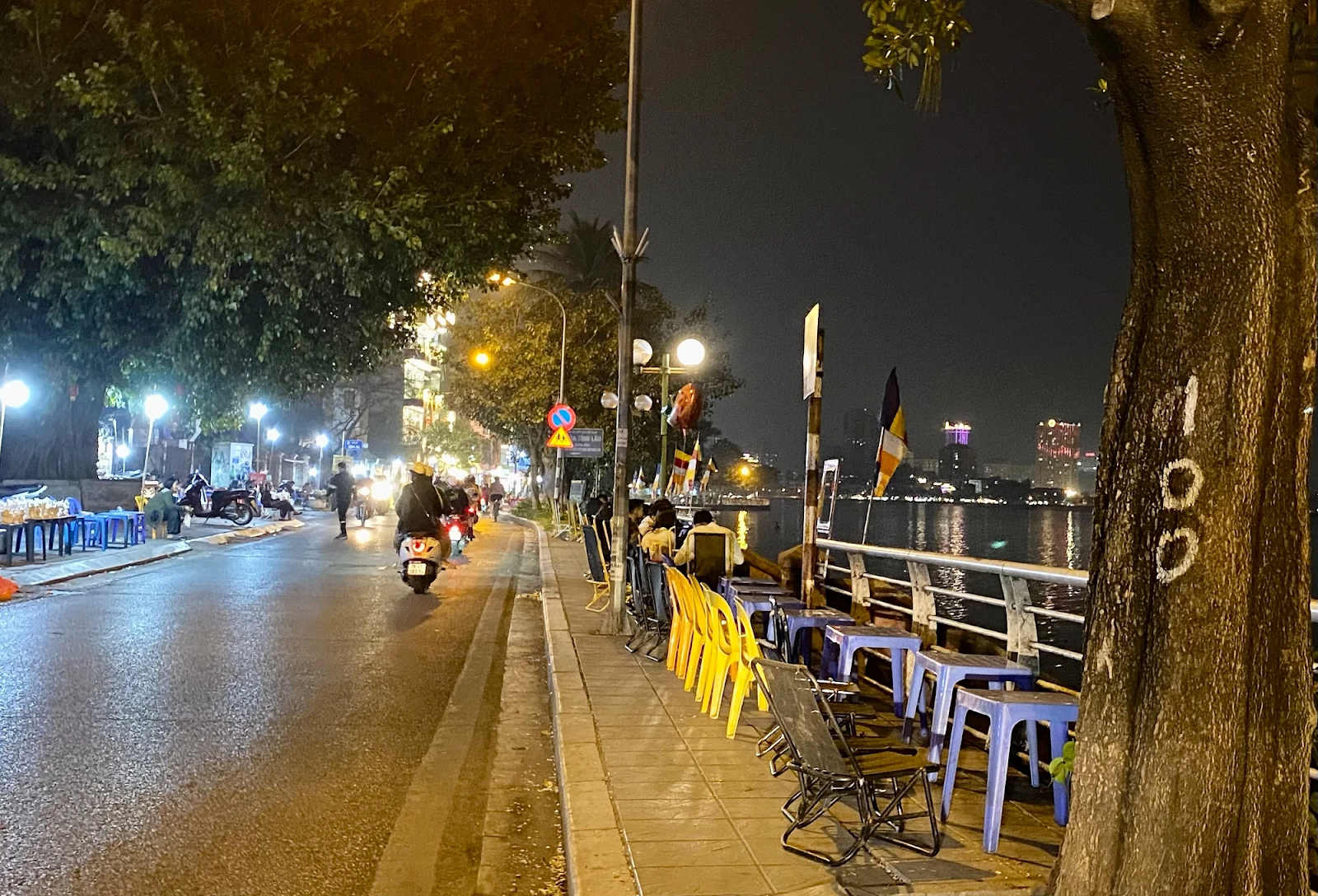 Những Địa Điểm Vui Chơi Ở Hà Nội Về Đêm Không Thể Bỏ Lỡ 9 những địa điểm vui chơi ở hà nội về đêm